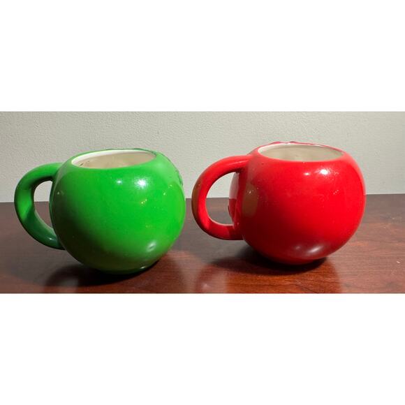 Set of 2 M&M Red & Green Mugs Cups with Holly Rounded 3" Tall Galerie Mars - Picture 3 of 8